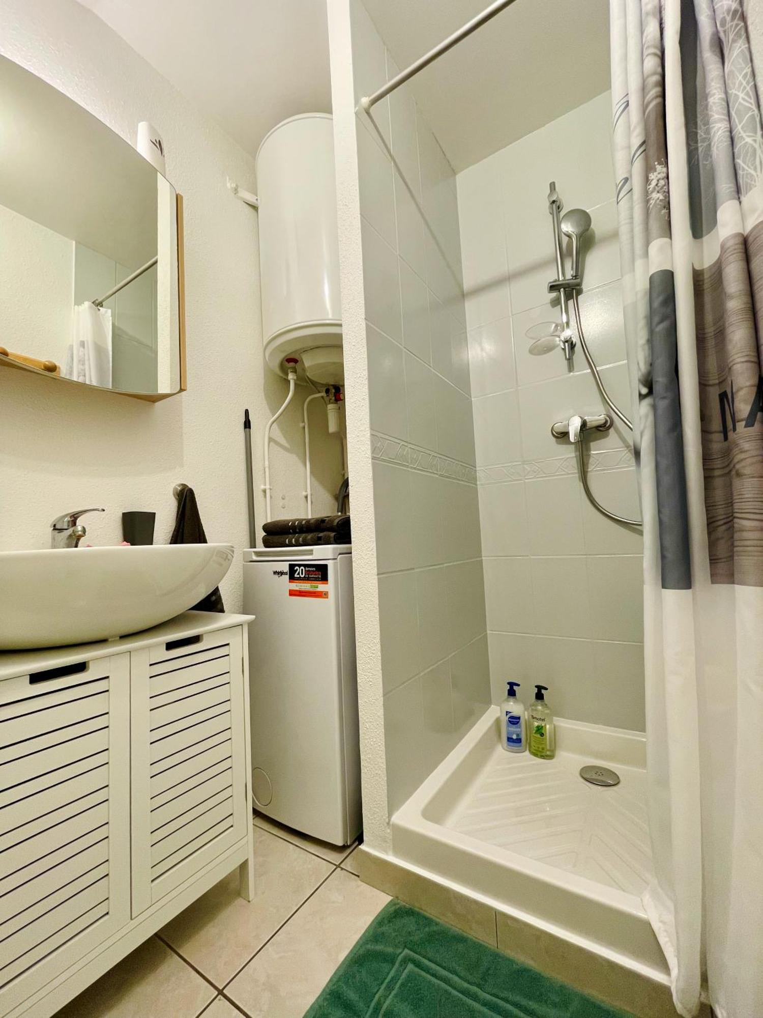 Joli Appartement Avec Parking Монбельяр Экстерьер фото