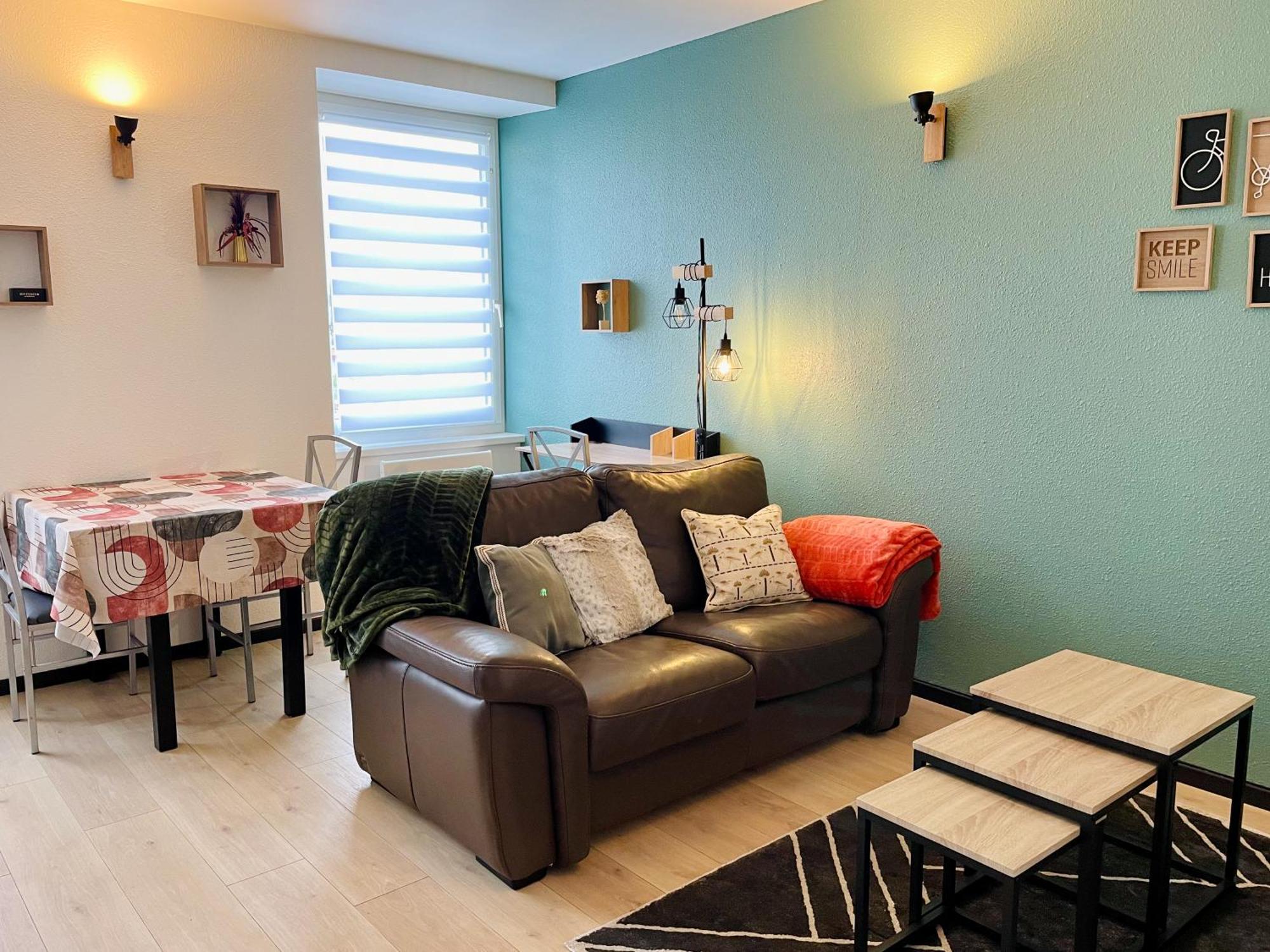 Joli Appartement Avec Parking Монбельяр Экстерьер фото